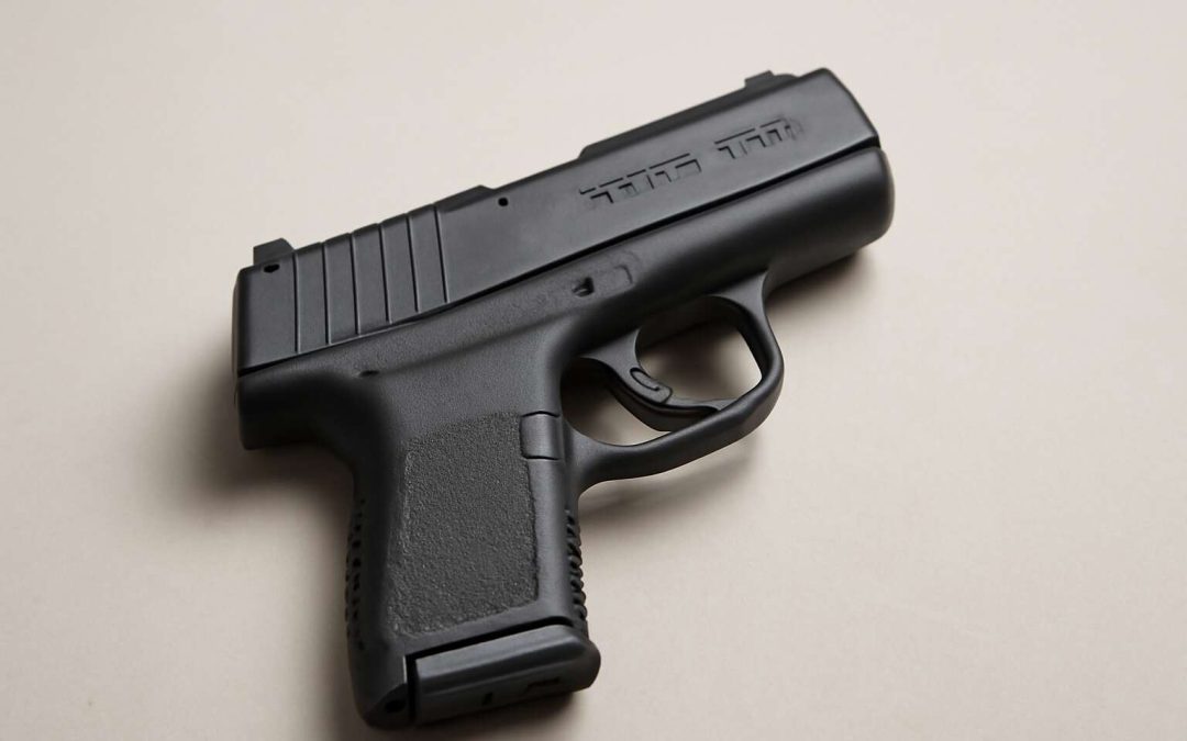 Stay Safe with the Shockingly Realistic Pepper Spray Shaped Like Gun for Self-Defense